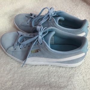 💙Light blue PUMA sneakers💙